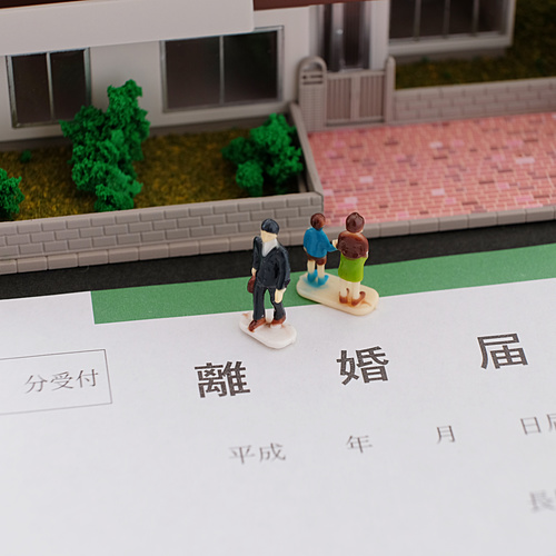離婚後の苗字、どうする？サムネイル